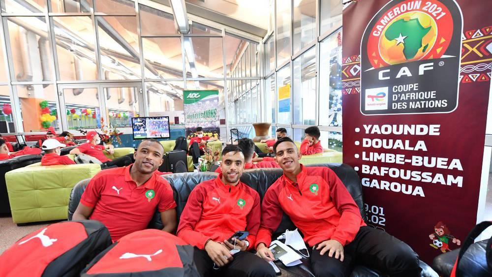 بعثة المنتخب الوطني تصل إلى ياوندي الكاميرونية بعد رحلة امتدت لست ساعات