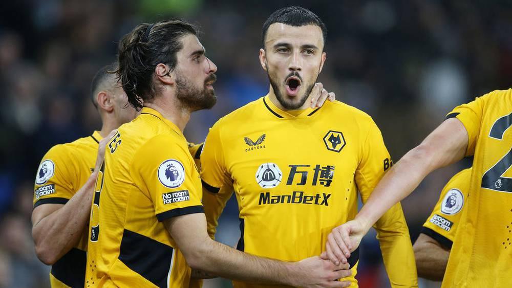 سايس أساسي ضد مانشستر يونايتد في آخر مباراة مع وولفرهامبتون قبل الالتحاق بالمنتخب الوطني