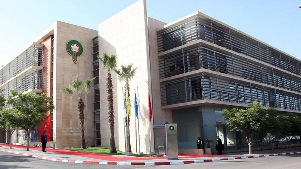 لجنة الأخلاقيات تصدر عقوبات في حق مسؤولي بعض أندية الهواة وأبرزها توقيف مدرب وكاتب عام لفريق نسوي مدى الحياة بسبب "الابتزاز"