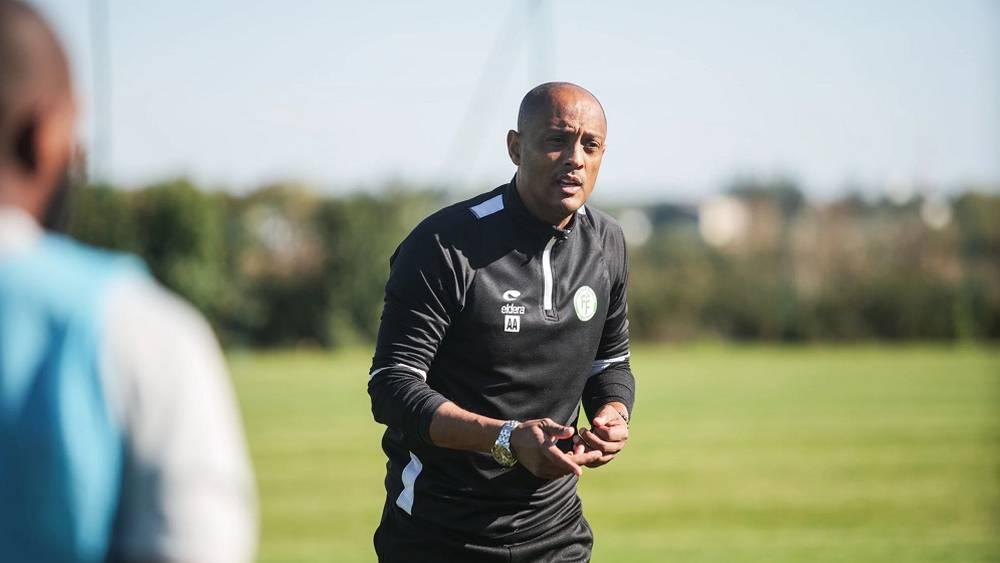 مدرب جزر القمر: "علينا أن نكون يقظين أمام خصوم من مستوى عال جدا.. ليس لدينا ما نخسره من مشاركتنا الأولى تاريخيا"