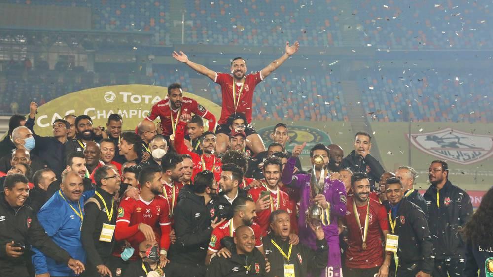 الأهلي المصري يطلب من "الكاف" الإسراع بتسديد مكافأة التتويج بكأس السوبر الأفريقي
