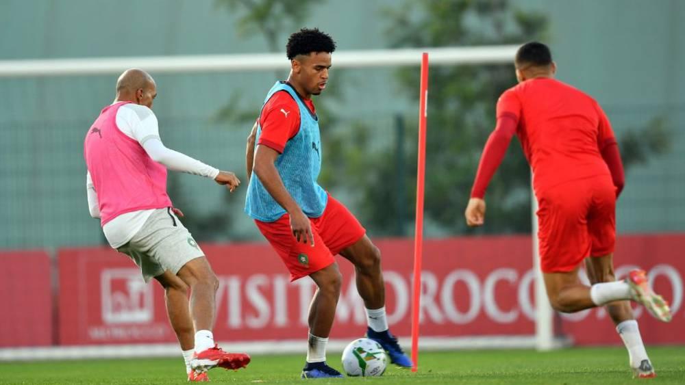 مايي يعود إلى تداريب المنتخب وحديث مطول مع خليلوزيتش قبل تدربه بشكل منفرد