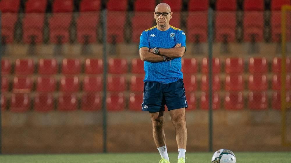 مدرب الغابون: "أنا جد قلق من مواجهة المغرب.. لقد جاؤوا للكاميرون للفوز باللقب بينما نحن نعاني من غياب لاعبين مصابين بالوباء"