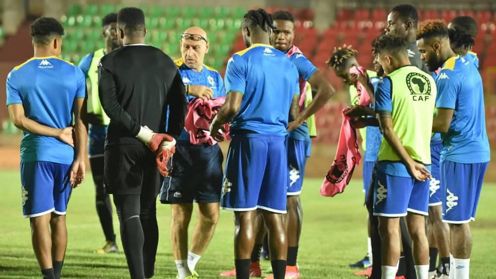 المنتخب الغابوني ينهي استعداداته لمواجهة المغرب بحضور أكسيل مايي وغياب 5 عناصر بسبب "كورونا"