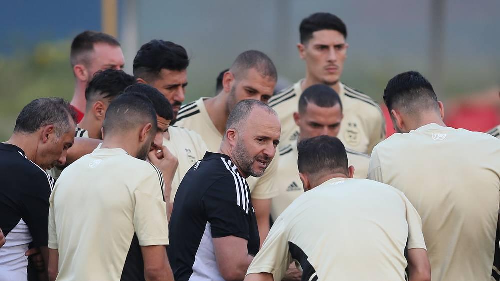 في المباراة "الحاسمة".. بلماضي يعتمد على بن رحمة كأساسي وبوميل يدفع بنجومه باستثناء زاها