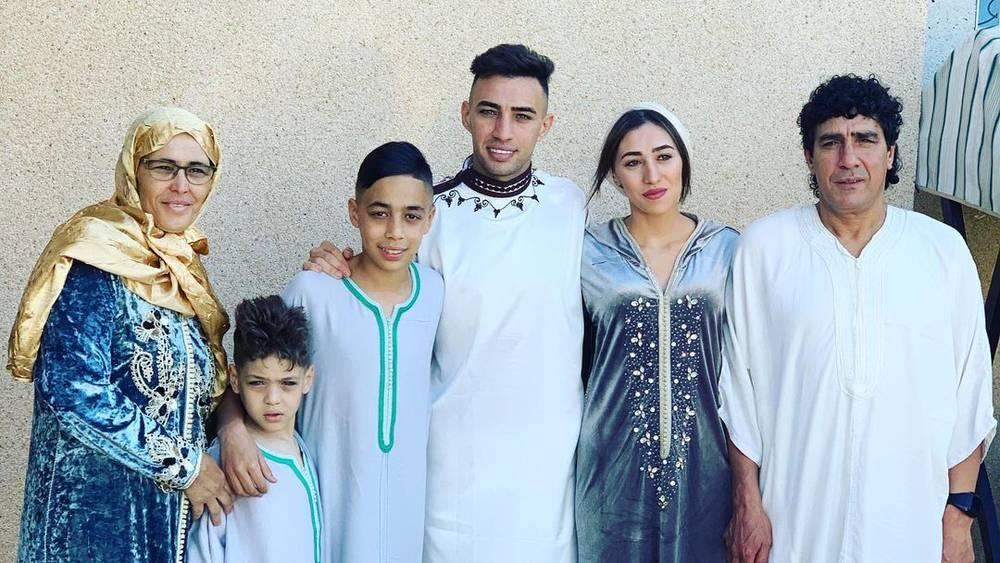 والدة الحدادي: "كانْصْلّي الفْجْر دايماً وكانْدْعِي مع لاعبي المنتخب كاملين باش يْدّيوْ كأس أفريقيا"