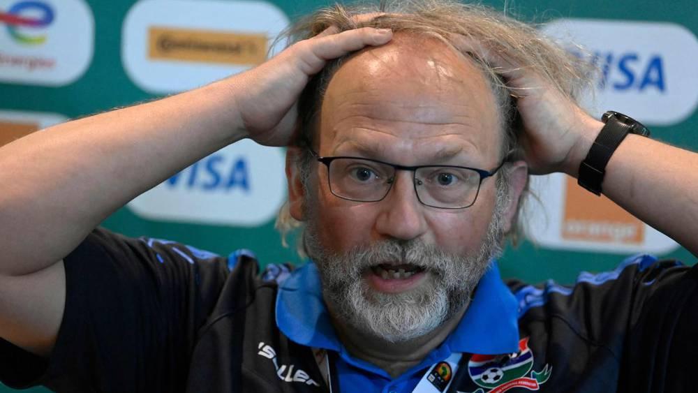 الناخب الوطني لغامبيا ينتقد 'الكاف': "لدينا 6 لاعبين ينامون في غرفة واحدة!"