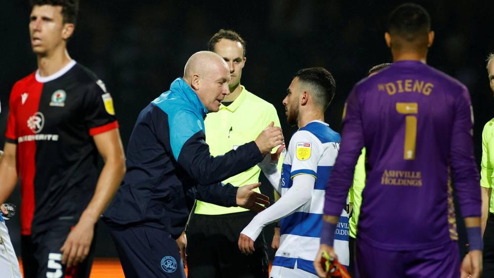 مدرب كوينز بارك رينجرز: "تغيير شاعر بعد 30 دقيقة أمام الغابون أفزعني وأثار استغرابي"