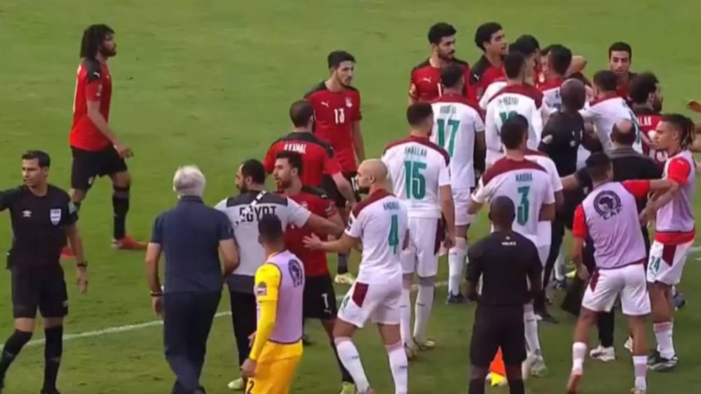 مُراقب مباراة المغرب ومصر ومُعدّ التقرير المُتسبّب في إيقاف بوفال وشاكلا كونغولي الجنسية!