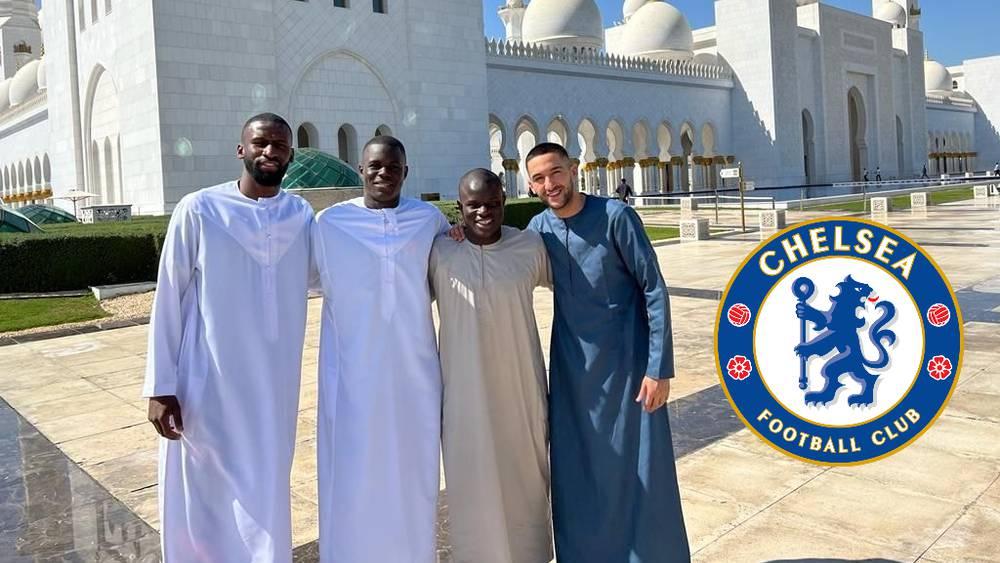 تشيلسي الإنجليزي يتفاعل مع صورة لاعبيه المسلمين من أمام مسجد "الشيخ زايد" في أبو ظبي