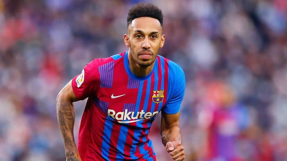 أوباميانغ أساسي للمرة الأولى مع برشلونة ضد نابولي وبوسكيتس احتياطي