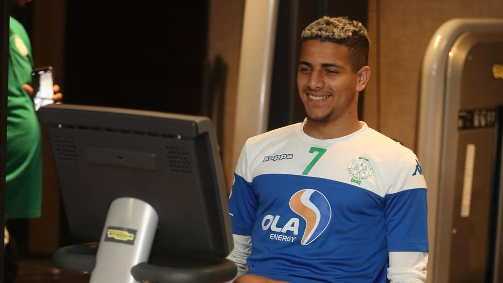 الرجاء يجري حصة لتقوية العضلات بالجزائر غداة تغلبه على وفاق سطيف