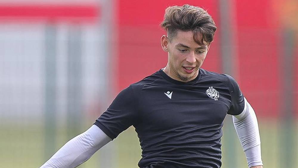 مولودية وجدة ترفع التحدي في وجه إدارة الوداد الرياضي وتدفع بكركاش رسمي في مباراة أ.آسفي