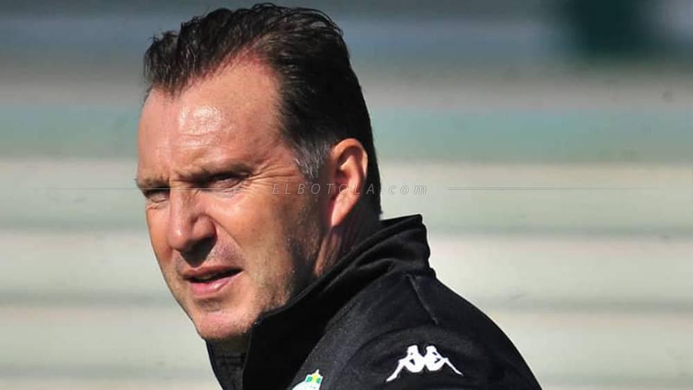 إجتماع المكتب المديري للرجاء وفيلموتس يسير نحو إقالة المدرب البلجيكي