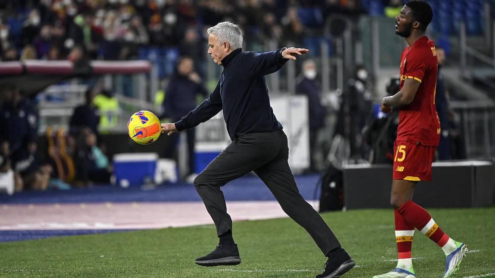 José Mourinho écope de deux matchs de suspension