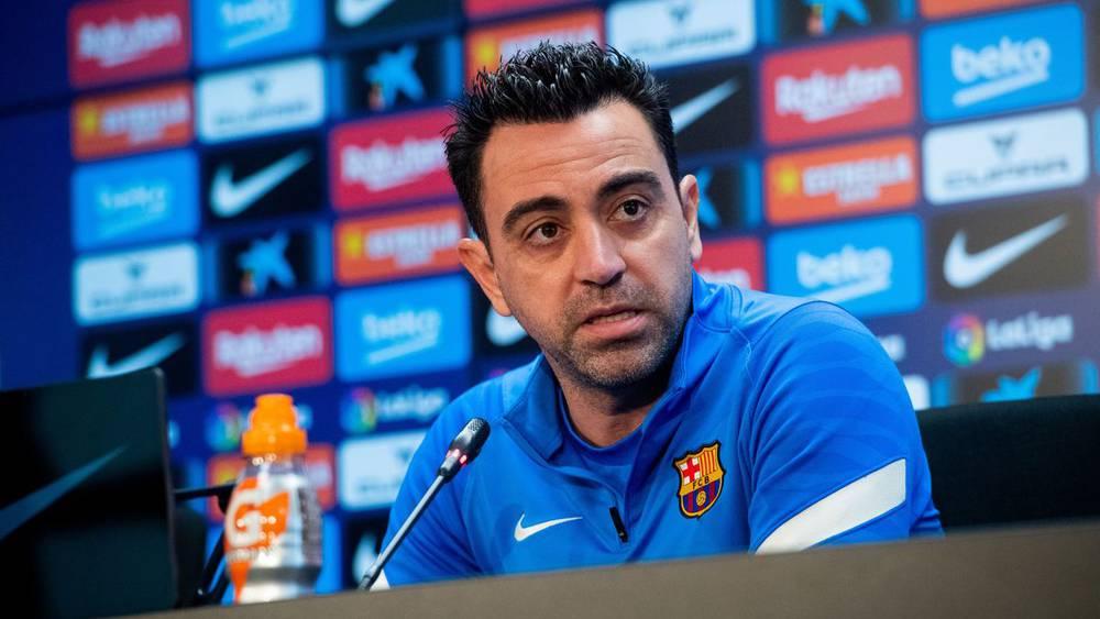 تشافي: "اجتماع مع هالاند؟ لا يمكنني كشف التفاصيل ونعمل من أجل حاضر ومستقبل برشلونة"