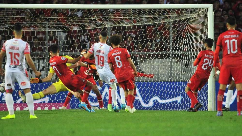 الوداد الرياضي يستعيد نغمة الانتصارات محليا بتجاوزه فخ شباب المحمدية (2-1) ويعزز صدارته لجدول ترتيب الدوري