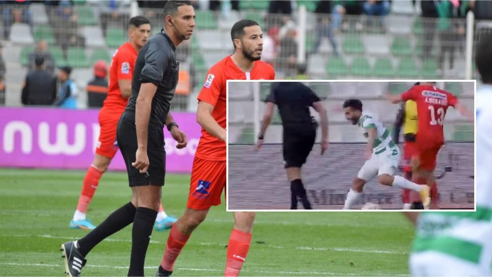 مديرية التحكيم: "ضربة الجزاء المعلن عنها لصالح مولودية وجدة صحيحة ومدافع الحسنية قام بدفع اللاعب بيده"