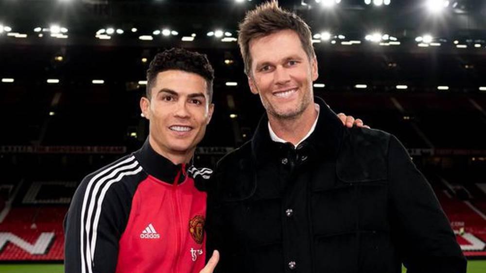 أسطورة كرة القدم الأمريكية يقتدي بكريستيانو وبعد صورة معه يقرر العودة من الاعتزال