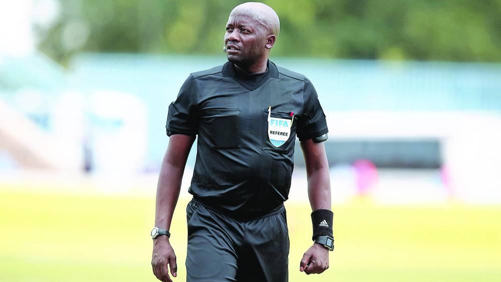 "الكاف" يرفض طلب الجزائر بتغيير حكم مواجهتها أمام الكاميرون ويصف دفوعاتها بـ"غير المقنعة"