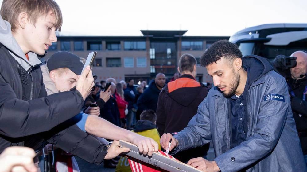 مزراوي: "لم أوقّع شيئاً مع برشلونة بل لست حتّى قريباً من إمضاء العقد"