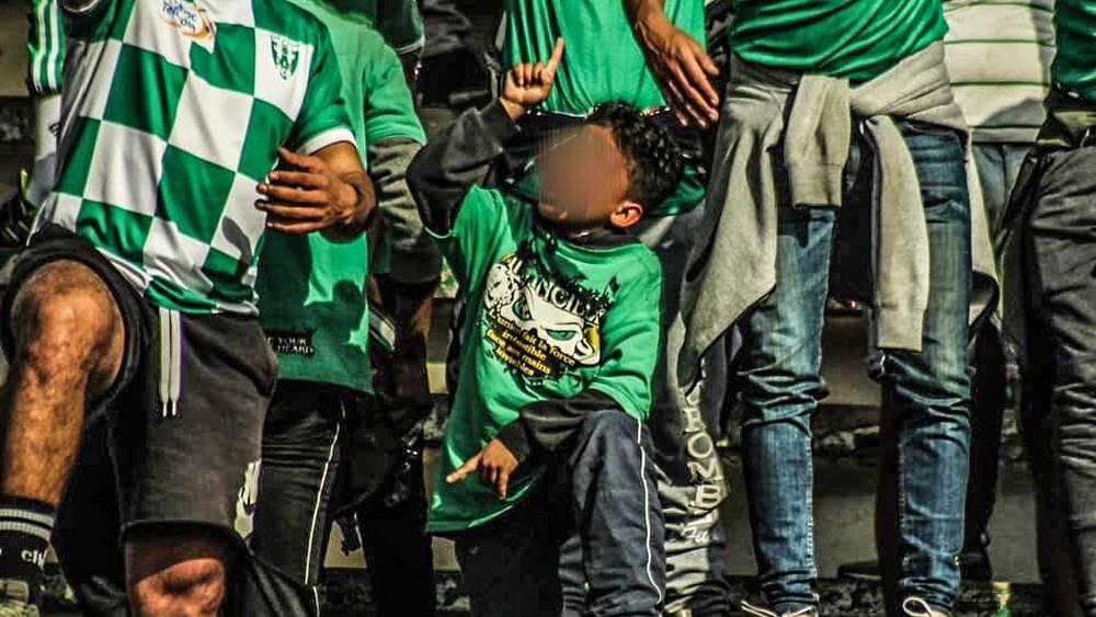 فصيل "حلالة بويز" يدعو الجماهير القنيطرية لشراء أقمصة الفريق ويقترح طرح تذاكر افتراضية لدعم "الكاك" ويكتب: "النادي يُحارَب"