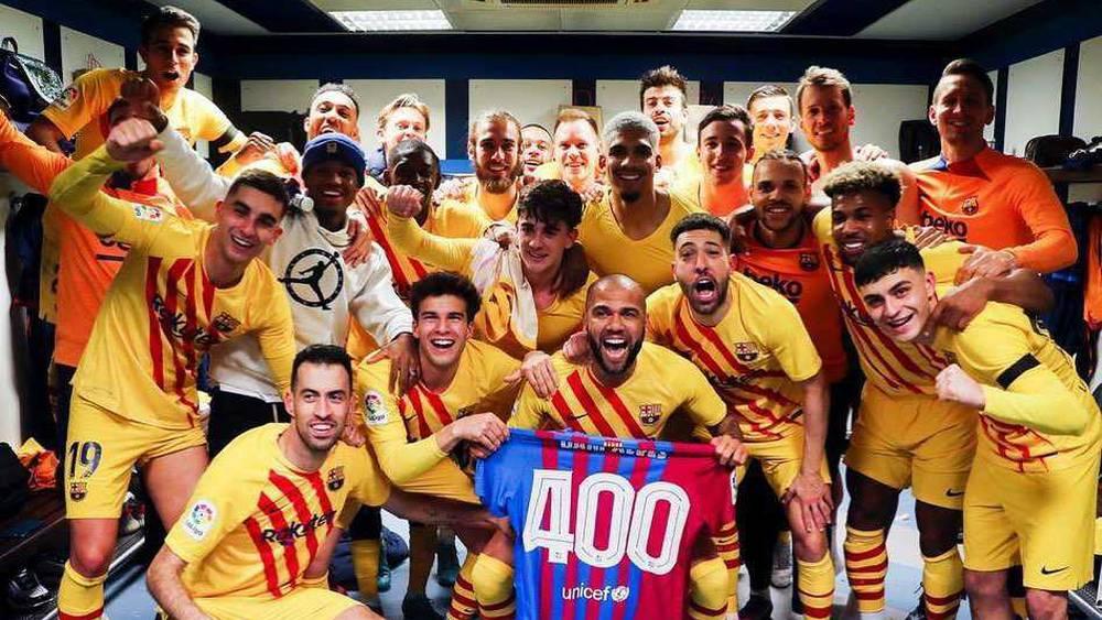 ألفيس: "شكرًا يا رفاق على الهدية.. في مباراتي الـ400 لم يستطيعوا التوقف عن إعطائي ليلة كهذه!"