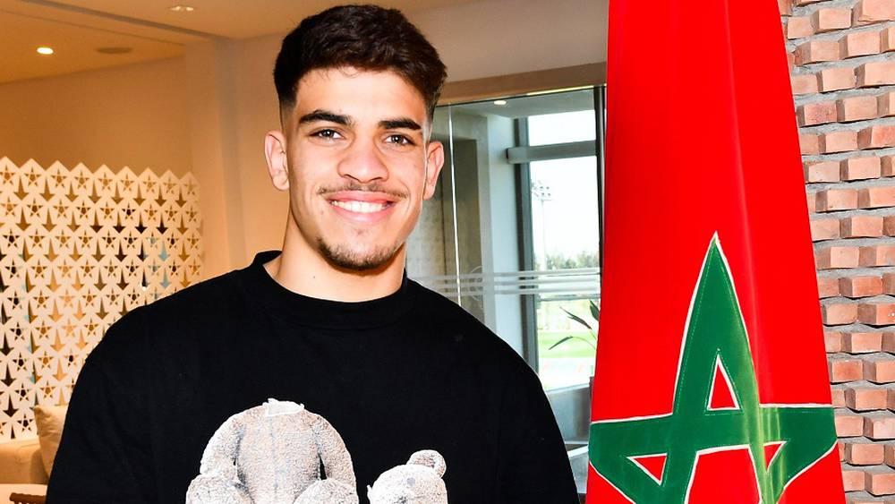 الزلزولي: "فرحان بزاف حيت أول مرة نجي لمعسكر المنتخب الوطني.. نتمنى نتأهلو لكأس العالم وتنطالب الجمهور باش يعاونا"