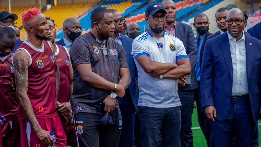 وزير الرياضة الكونغولي يحضر الحصة التدريبية لمنتخب بلاده رفقة الوزير الأول والأخير ينقل رسالة رئيس الدولة للاعبين قبل مواجهة المغرب