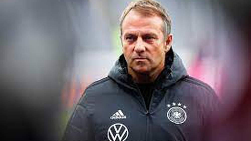 Le sélectionneur allemand Flick parle avant le match des Pays Bas