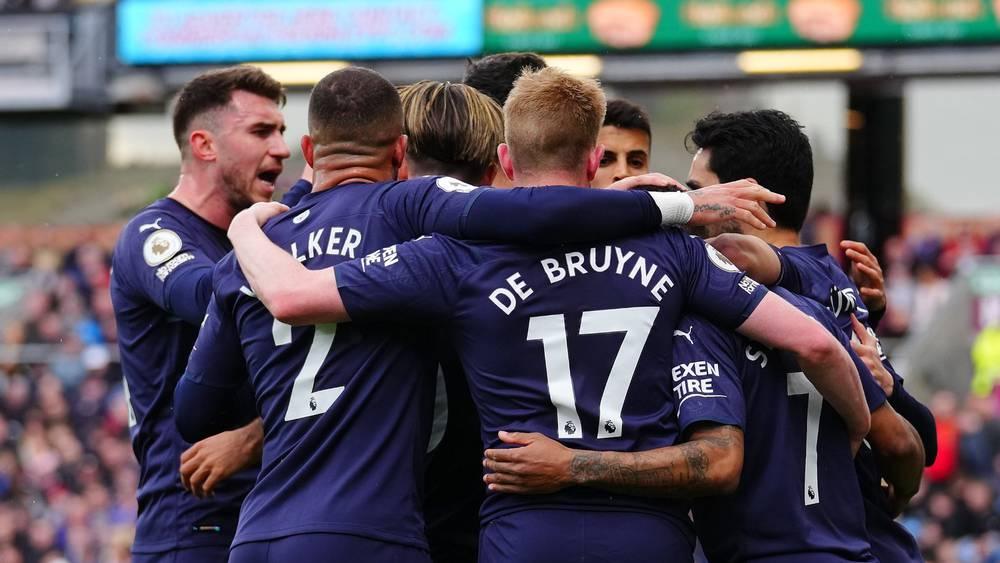 مانشستر سيتي يعود لصدارة الدوري الإنجليزي وتشيلسي "يسقط" بميدانه ضد برينتفورد (1-4)