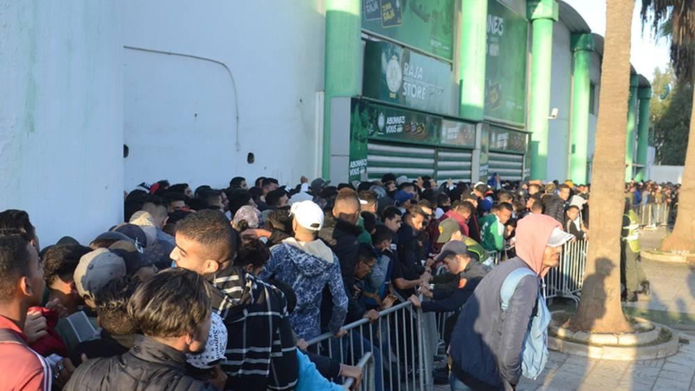 ما بين 50 و150 درهماً ثمنُ تذاكر مباراة شباب قصبة تادلة والرجاء الرياضي و6000 متفرج يُتابعون اللقاء
