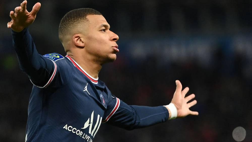 مانشستر يونايتد يدخل في المفاوضات ويقدم عرضًا يزيد من "حيرة" مبابي