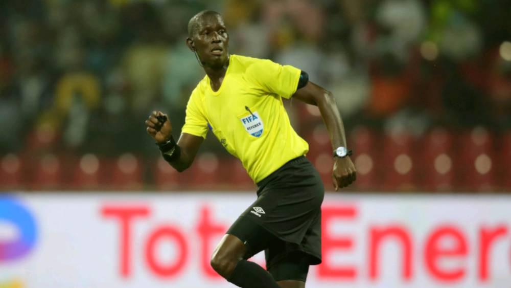 تعيين المالي بوبو تراوري حكما لذهاب نهضة بركان والنادي المصري وطاقم جزائري يقود "الفار"