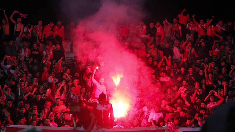 شهب اصطناعية وأهازيج النّصْر.. أفراح عارمة تَعُمُّ ملعب "سانية الرمل" بعد عودة "الماط" للدوري الاحترافي - القسم الأول