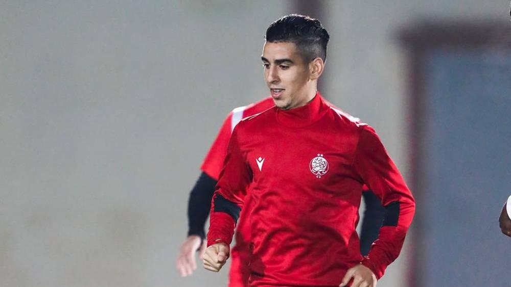 اللافي: "بعد طرد الداودي لعبنا بقتالية وحققنا انتصارا ثمينا في قلب الجزائر"