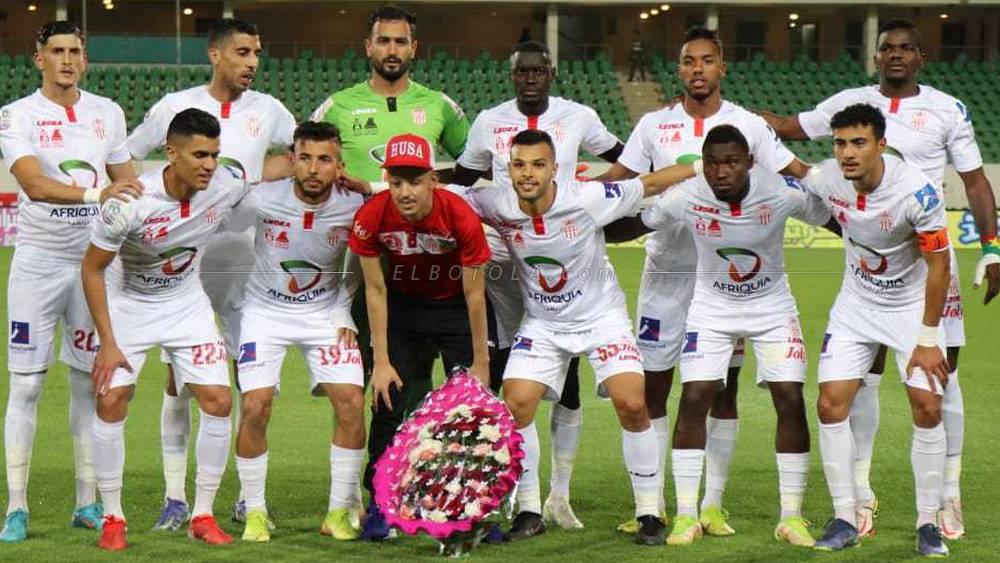 بعد أن شرح محنته في حوار مع "البطولة".. لاعبو وجماهير حسنية أكادير يحتفون بالمشجع "يوسف" بعد إعلان شفائه من السرطان