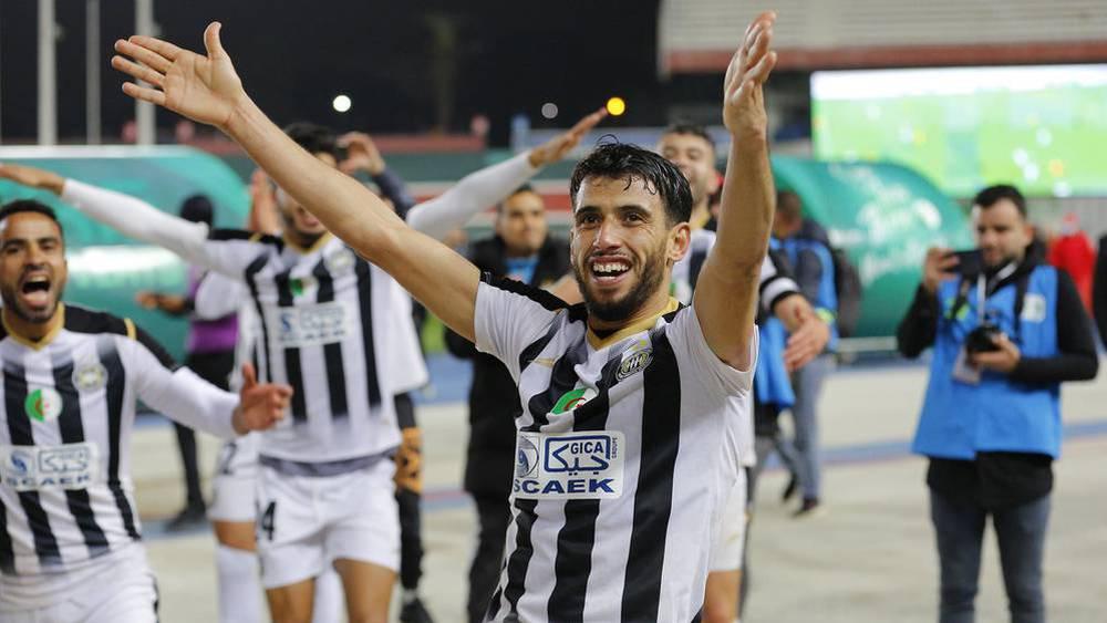 مدافع وفاق سطيف: "جماهير الرجاء ستمنح دافعا كبيرا لفريقها أمام الأهلي ويصعب التكهن بهوية المتأهل من بينهما"