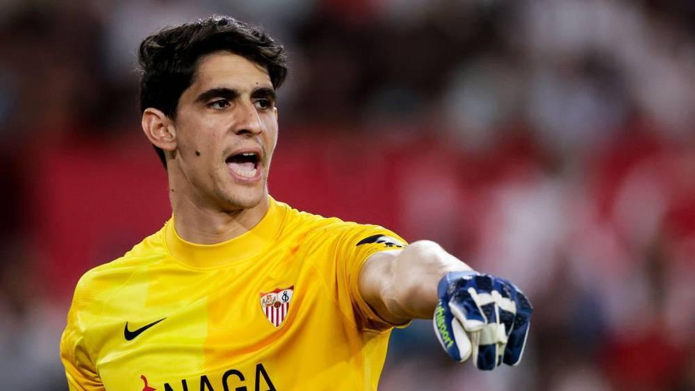 رسميا/ بونو يُمدّد عقده مع إشبيلية لموسم إضافي ويرتبط مع النادي لغاية صيف 2025