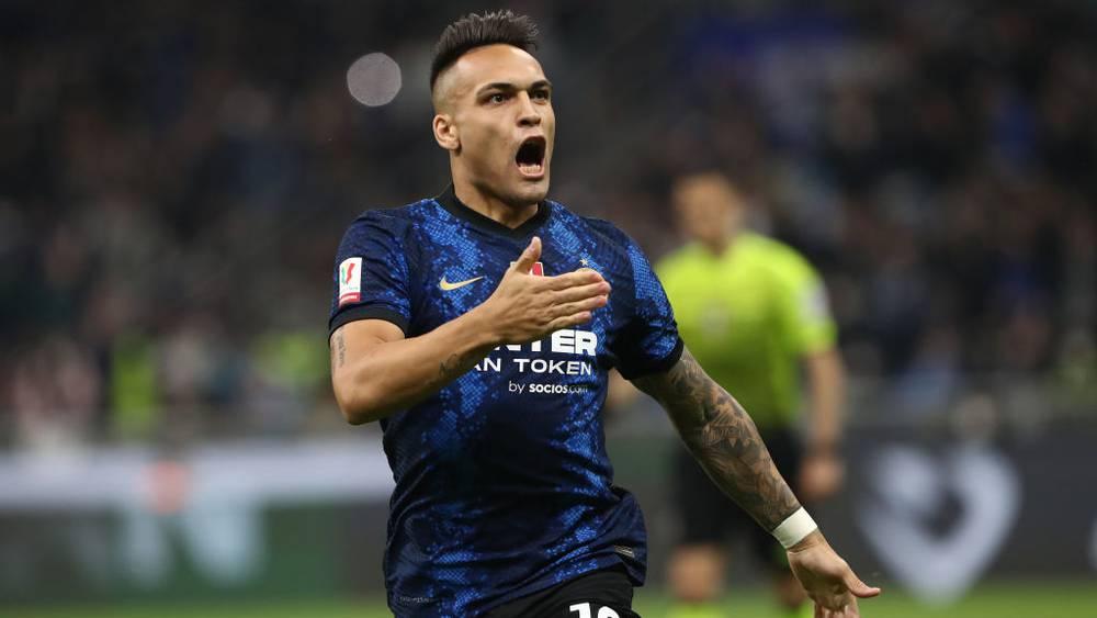 الإنتر يحسم "ديربي ميلانو" بثلاثية ويتأهل إلى نهائي كأس إيطاليا