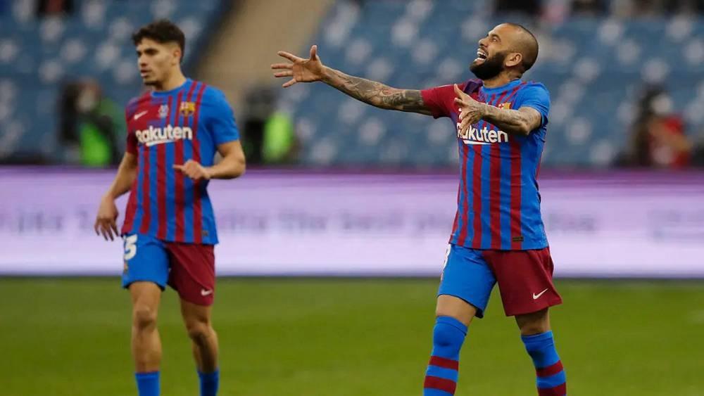 داني ألفيس: "صحوتنا المتأخرة من حسن حظ ريال مدريد"