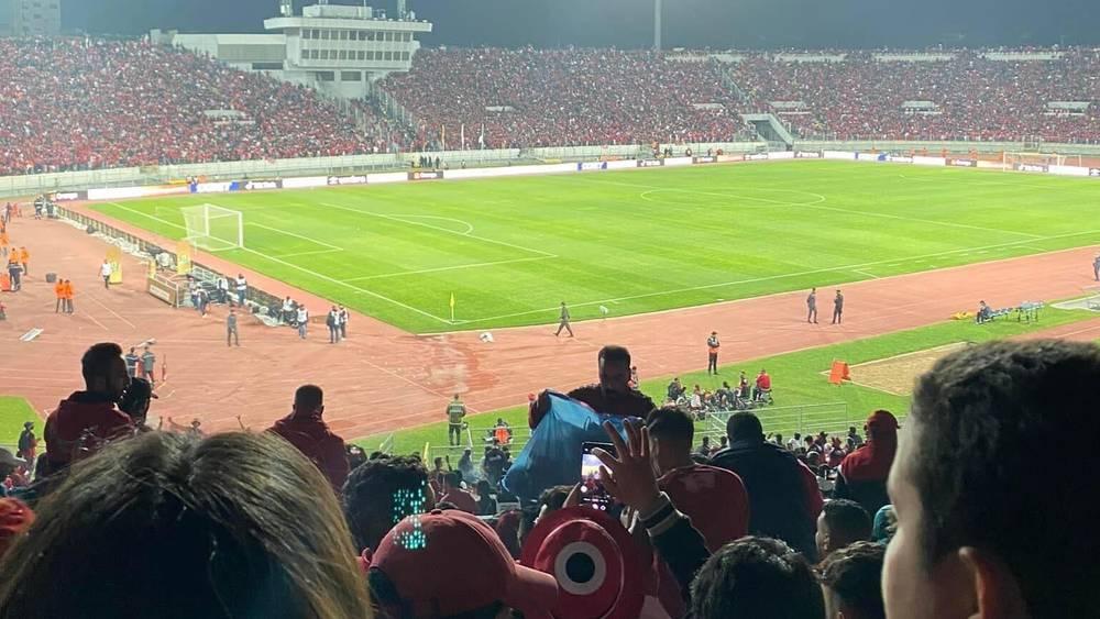 في رد على "سوء تدبير" كازا إيفنت.. جماهير الوداد توزع "أكياسا بلاستيكية" لجمع مخلفات "وجبة الإفطار" في مواجهة ش.بلوزداد