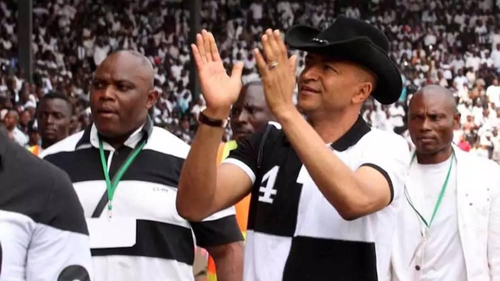 تقارير كونغولية/ رئيس مازيمبي يعد لاعبيه بمكافأة مالية تبلغ 10 آلاف دولار وسيارة في حال تجاوز اختبار نهضة بركان