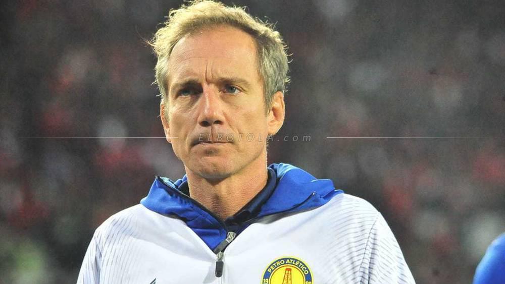 مدرب بيترو أتلتيكو: "الوداد وفرق شمال أفريقيا يتميزون باللعب على الأطراف ومواجهة سان داونز حسنت من أدائنا الدفاعي"