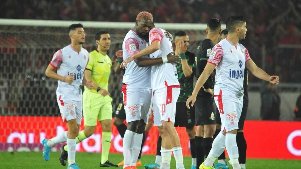 الوداد ينفرد بصدارة البطولة بعد حسم "الكلاسيكو" بثلاثية