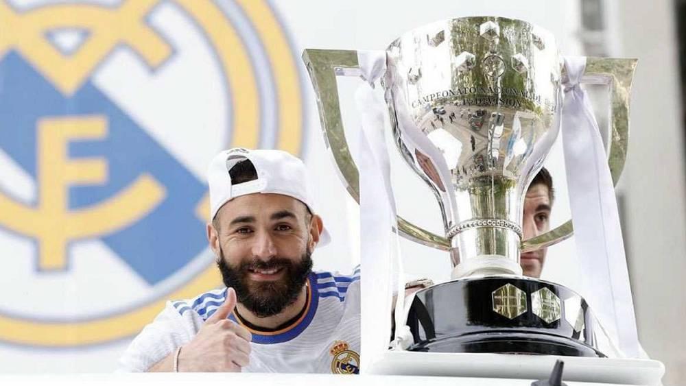 بنزيما بعد التتويج بلقب الليغا: "جائزة أخرى لأفضل ناد في العالم"