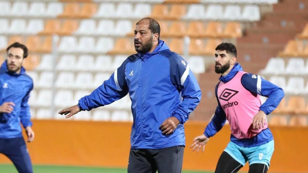 بعد الإقصاء أمام ن.بركان.. "مشاكل داخلية" في النادي المصري ولاعبون يرفضون التدرب بقيادة التونسي الشعباني