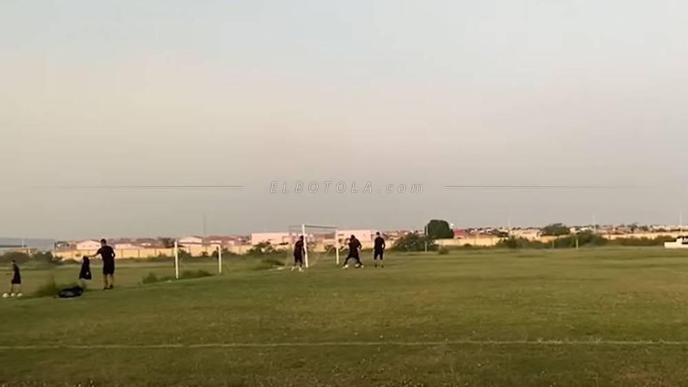 إنتقادات عديدة لملعب تداريب الوداد في لواندا ومطالبة "الكاف" بتحسين ظروف مسابقاتها مستقبلا