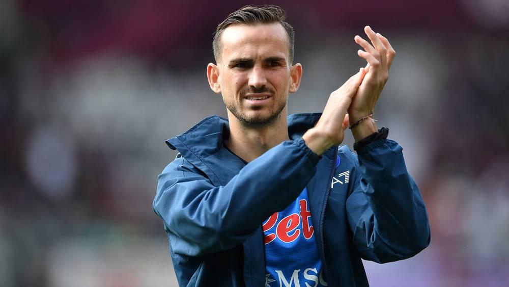 "آس" / برشلونة على أعتاب ضم متوسط ميدان نابولي "فابيان رويز"