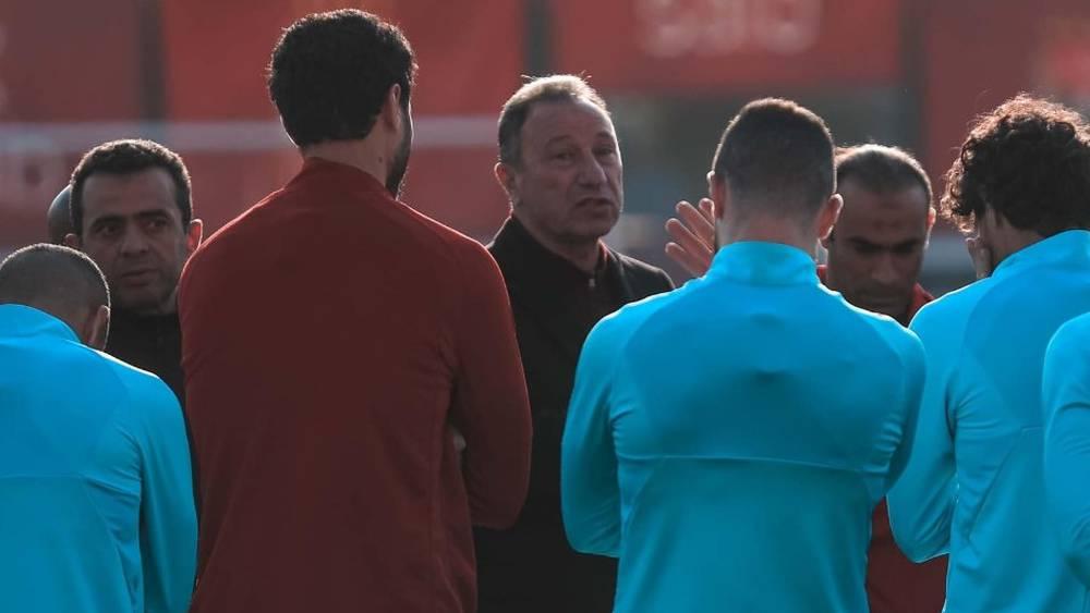 الخطيب مخاطبًا لاعبيه: "الأهلي لم يتأهل بعد والحديث عن مكان إجراء نهائي عصبة الأبطال مرفوض"